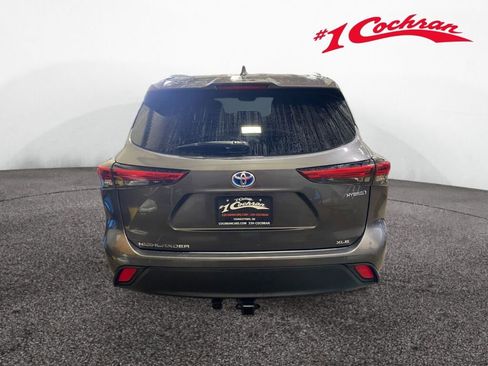 Used 2021 Toyota Highlander XLE image 19