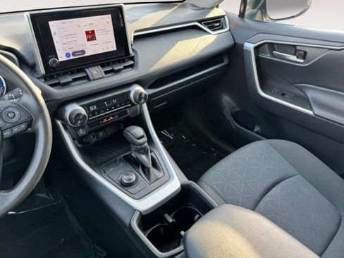 Certified 2025 Toyota RAV4 XLE AWD/4WD image 17