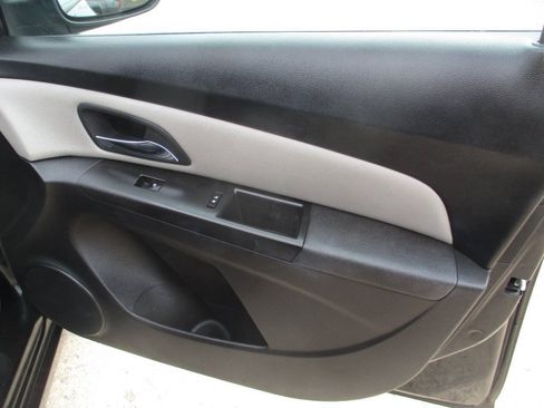 Used 2016 Chevrolet Cruze LS FWD image 33