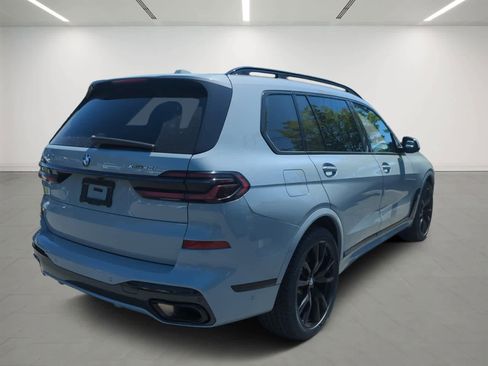 Used 2024 BMW X7 xDrive40i w/ M Sport Package AWD/4WD image 6