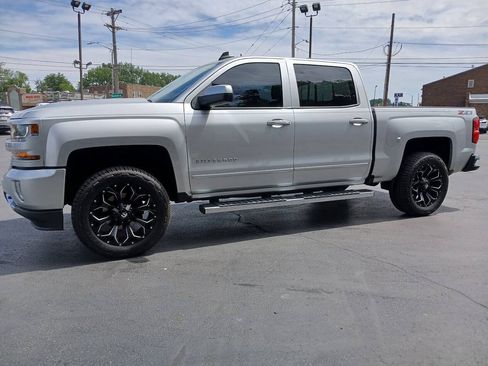 Used 2018 Chevrolet Silverado 1500 LT w/ All Star Edition AWD/4WD image 10