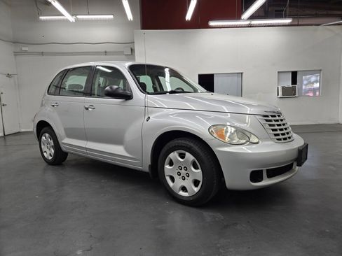 Used 2009 Chrysler PT Cruiser image 4