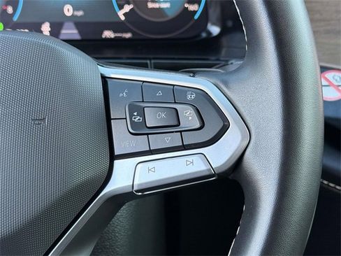 Used 2024 Volkswagen Atlas SE image 19