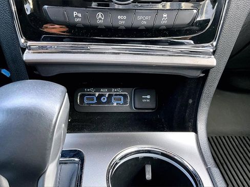 Used 2019 Jeep Grand Cherokee Altitude image 33