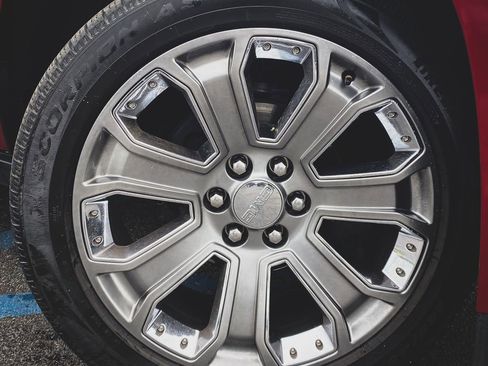 Used 2015 GMC Yukon Denali w/ Touring Package AWD/4WD image 9