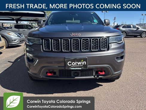 Used 2018 Jeep Grand Cherokee Trailhawk w/ Trailhawk Luxury Group image 2