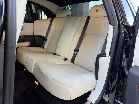 Used 2013 Rolls-Royce Ghost image 21