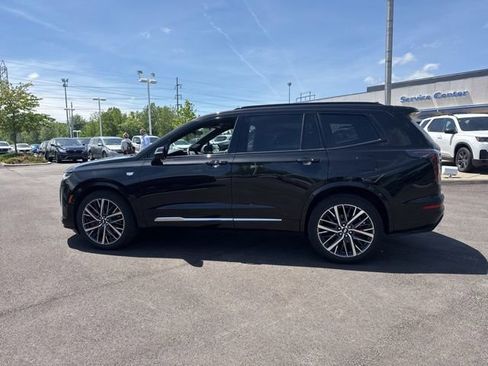 Used 2025 Cadillac XT6 Sport w/ LPO, Floor Liner Package AWD/4WD image 14
