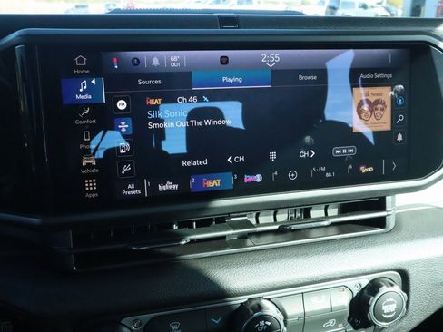 New 2025 Jeep Gladiator Sport image 5