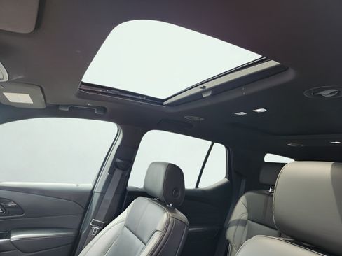 Used 2022 Chevrolet Traverse RS AWD/4WD image 7