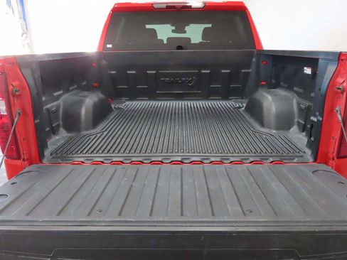 Used 2025 Chevrolet Silverado 1500 LT w/ LPO, Dark Essentials Package image 18