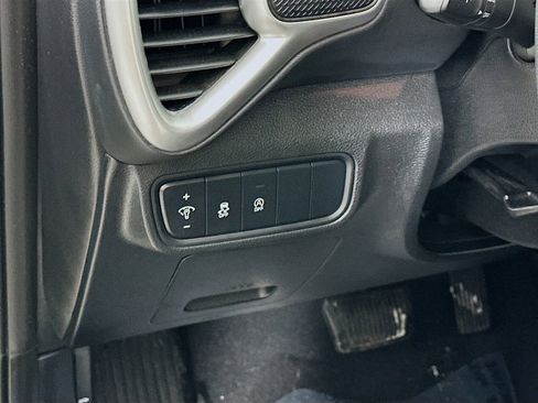 Used 2024 Kia Soul LX w/ Option Group 015 FWD image 15