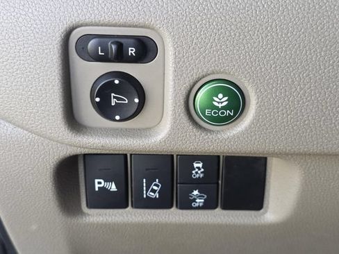 Used 2016 Honda Pilot Touring image 29