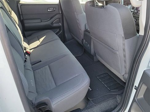 Used 2024 Nissan Frontier SV w/ SV Convenience Package image 19