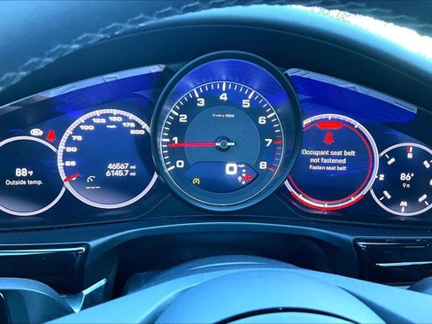 Used 2022 Porsche Panamera 4S w/ Premium Package image 23