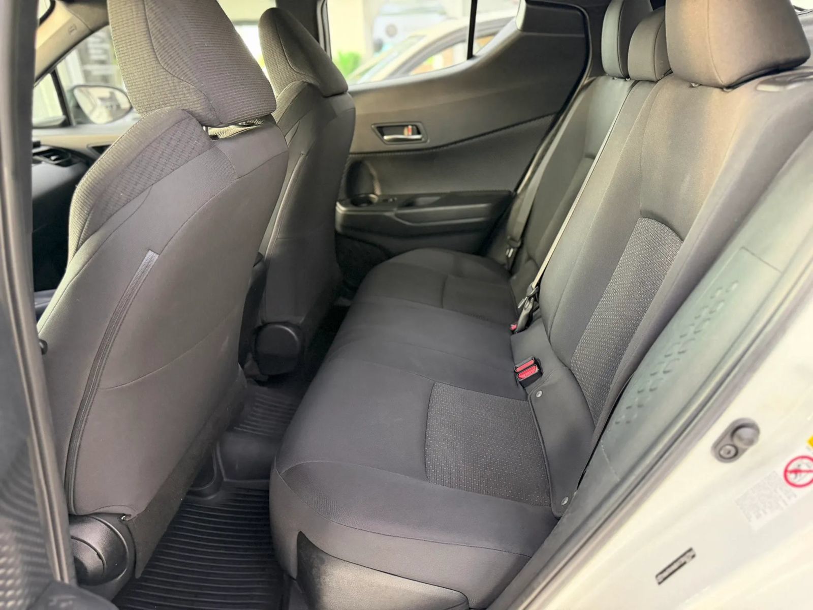 Used 2018 Toyota C-HR XLE FWD image 8
