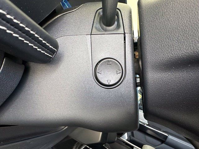 Used 2023 Ford F150 Lightning Platinum AWD/4WD image 32