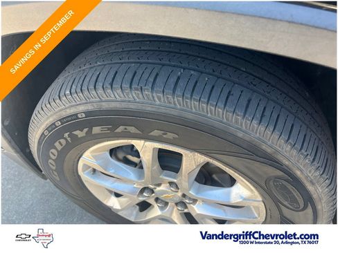 Used 2021 Chevrolet Traverse LT FWD image 16