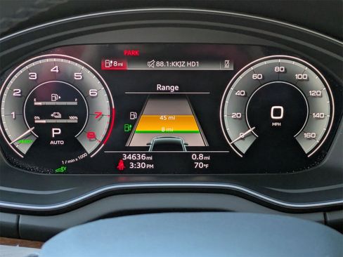 Used 2023 Audi Q5 e Premium Plus w/ Premium Plus Package image 12