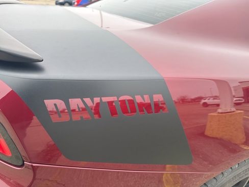 Used 2017 Dodge Charger R/T image 5