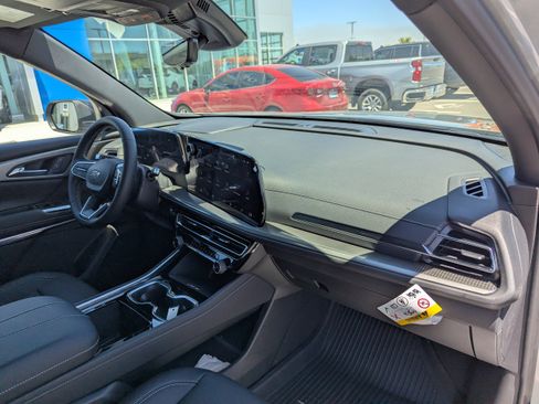 New 2026 Chevrolet Traverse LT w/ Midnight/Sport Edition AWD/4WD image 43