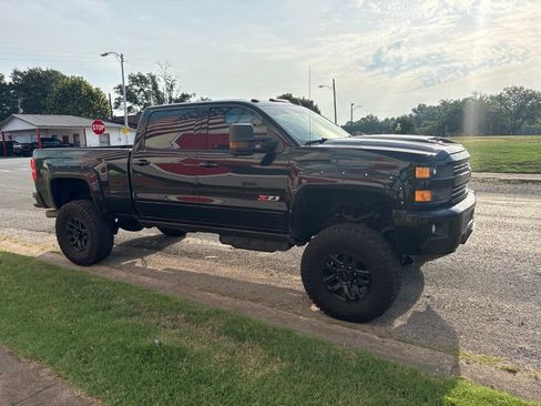 Used 2017 Chevrolet Silverado 2500 LTZ w/ Duramax Plus Package AWD/4WD image 8