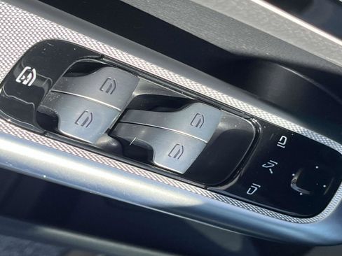 Certified 2025 Mercedes-Benz GLC 300 4MATIC image 18