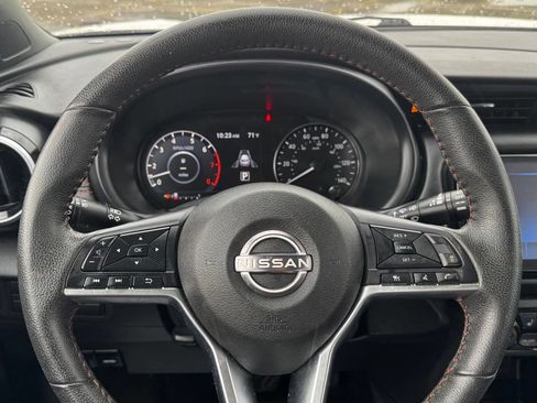Used 2024 Nissan Kicks SR w/ SR Premium Package FWD image 11