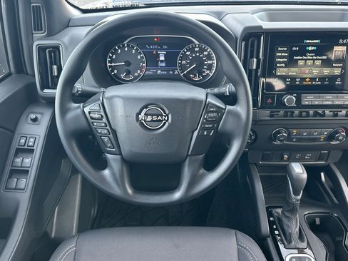 Used 2026 Nissan Frontier SV w/ Tow Package image 14