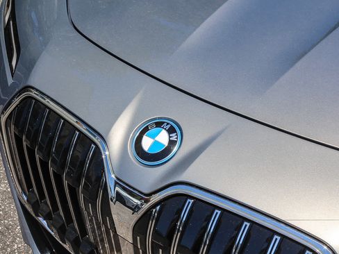 Used 2023 BMW i7 xDrive60 AWD/4WD image 11