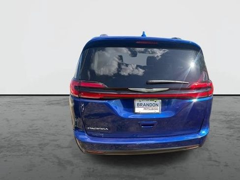 Used 2021 Chrysler Pacifica Limited AWD/4WD image 28