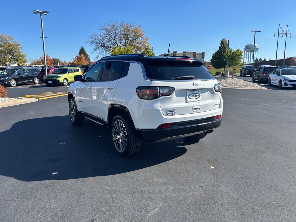 Used 2022 Jeep Compass Limited w/ Elite Group AWD/4WD image 10