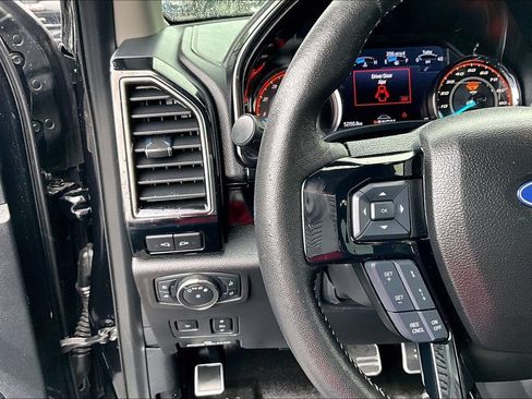 Used 2021 Ford F250 Lariat w/ Lariat Ultimate Package AWD/4WD image 14