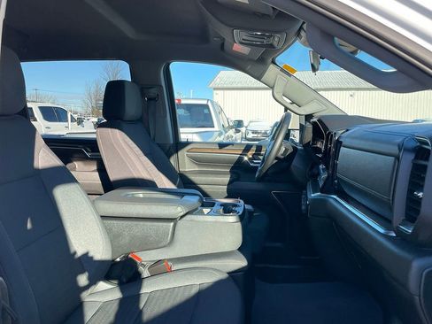 Used 2024 Chevrolet Silverado 2500 LT image 19