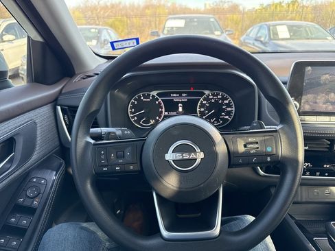 Certified 2023 Nissan Rogue SV image 14