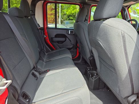 Used 2024 Jeep Gladiator Sport image 11