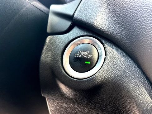 Used 2023 Chevrolet Equinox LT FWD image 20