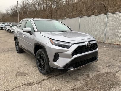 New 2025 Toyota RAV4 SE