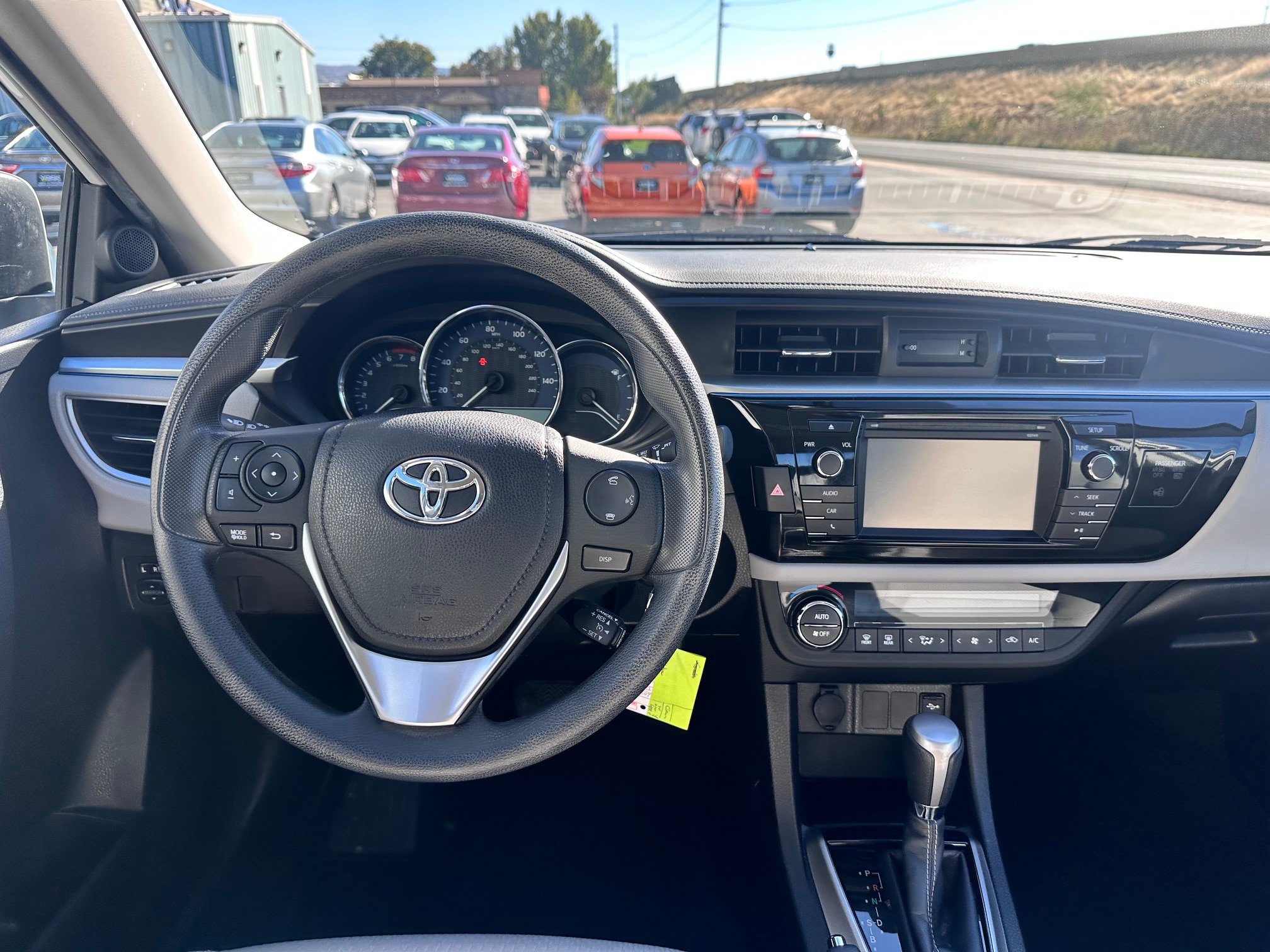 Used 2015 Toyota Corolla LE FWD image 7