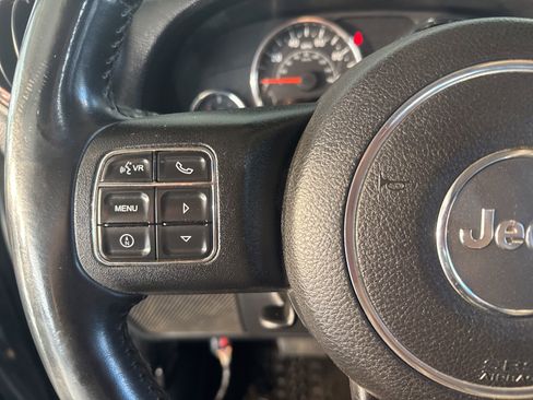 Used 2012 Jeep Wrangler Unlimited Sahara w/ Dual Top Group image 19