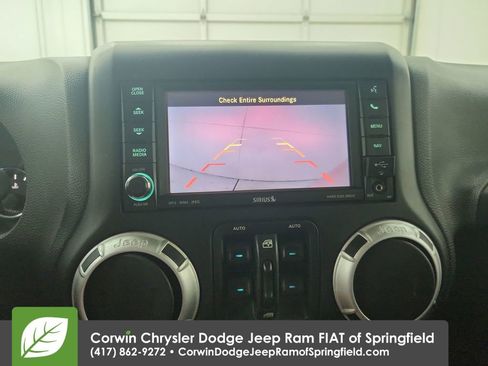 Used 2015 Jeep Wrangler Unlimited Rubicon image 25