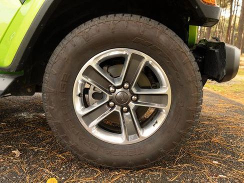 Used 2019 Jeep Wrangler Unlimited Sahara w/ Uconnect 4C Nav & Sound Group image 41