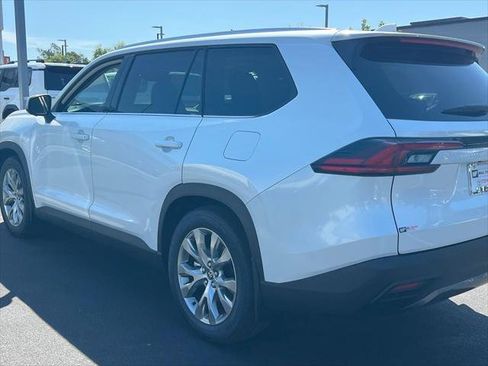 Certified 2026 Toyota Grand Highlander FWD image 4