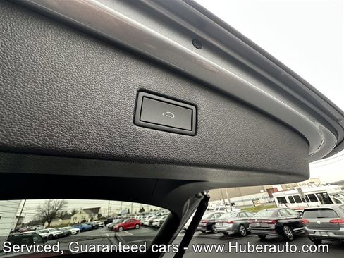 Used 2022 Volkswagen Tiguan SE R-Line image 18