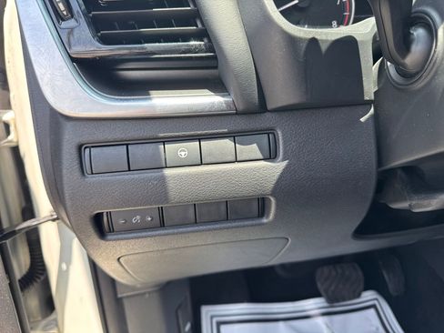 Used 2021 Nissan Rogue SV FWD image 14