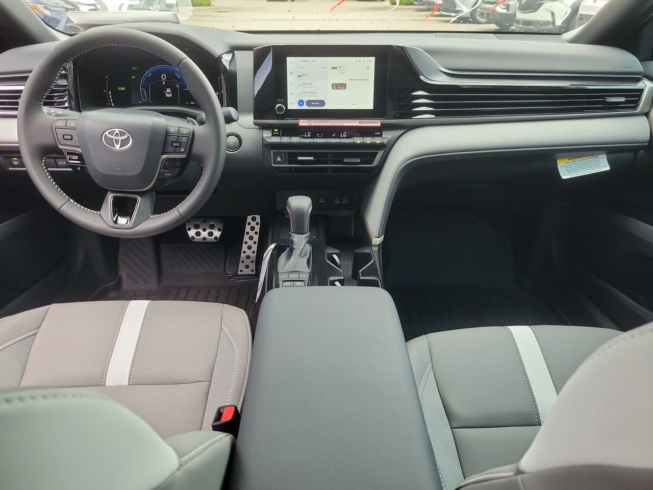 Used 2026 Toyota Camry SE FWD image 13