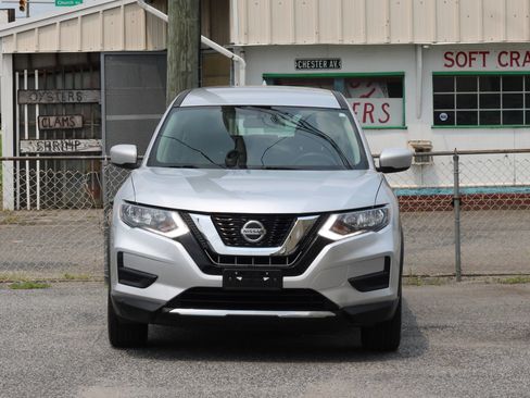 Used 2018 Nissan Rogue S AWD/4WD image 2