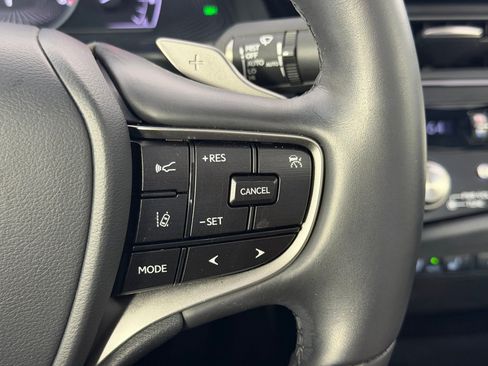 Used 2024 Lexus ES 350 w/ Technology Package image 29