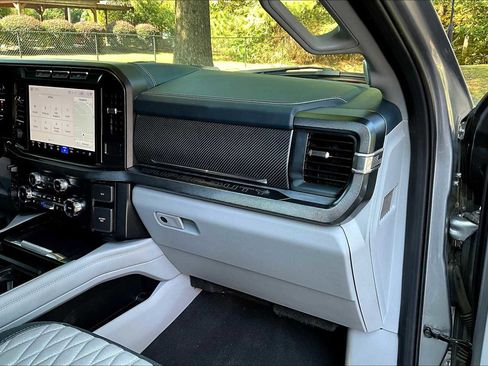 Used 2024 Ford F450 Limited image 36