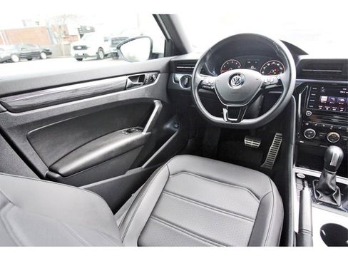 Used 2022 Volkswagen Passat 2.0T R-Line image 7